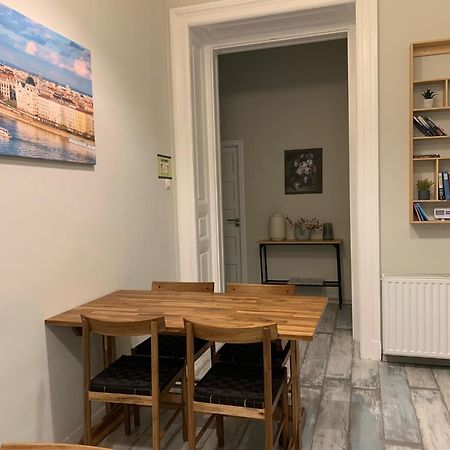 Rooms For Rent In Centre Будапеща Екстериор снимка