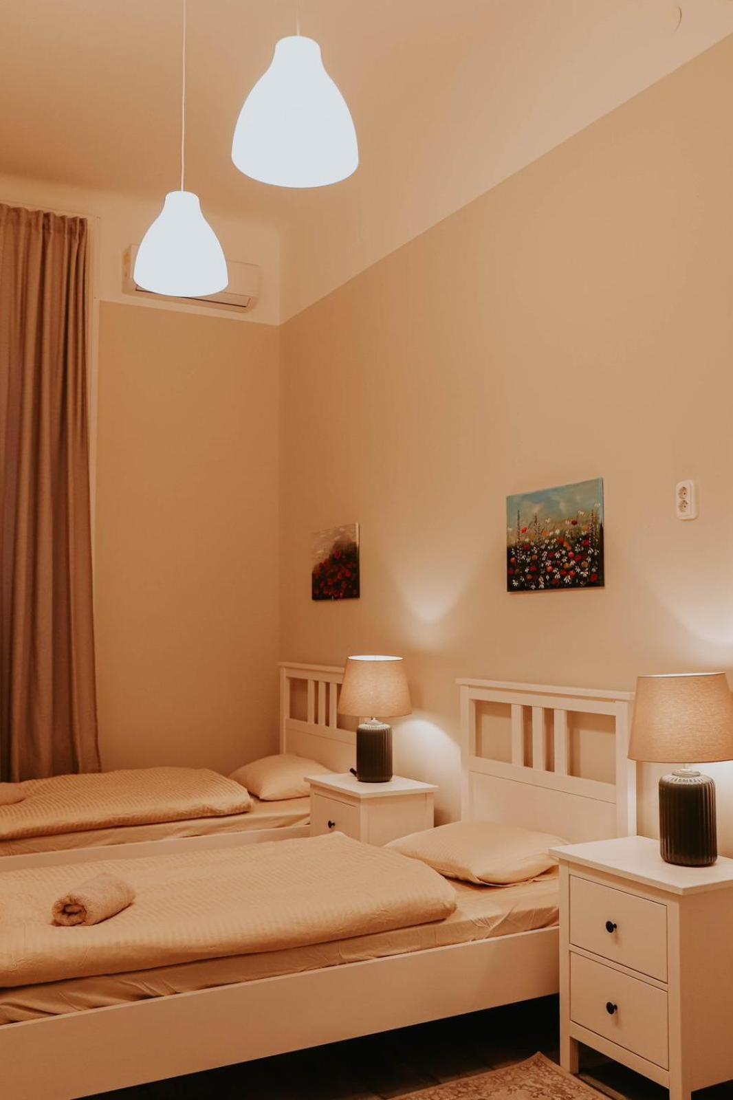 Rooms For Rent In Centre Будапеща Екстериор снимка
