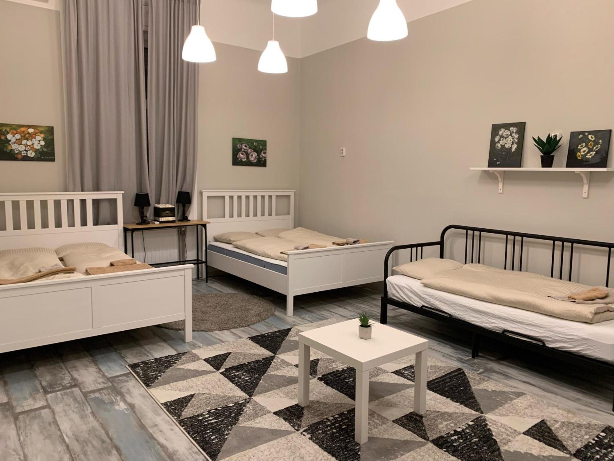 Rooms For Rent In Centre Будапеща Екстериор снимка