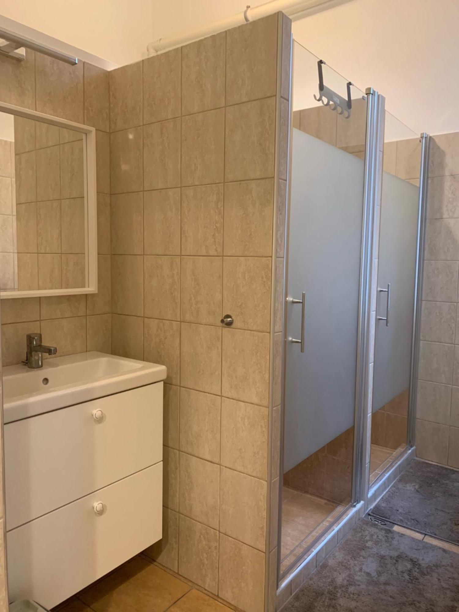 Rooms For Rent In Centre Будапеща Екстериор снимка